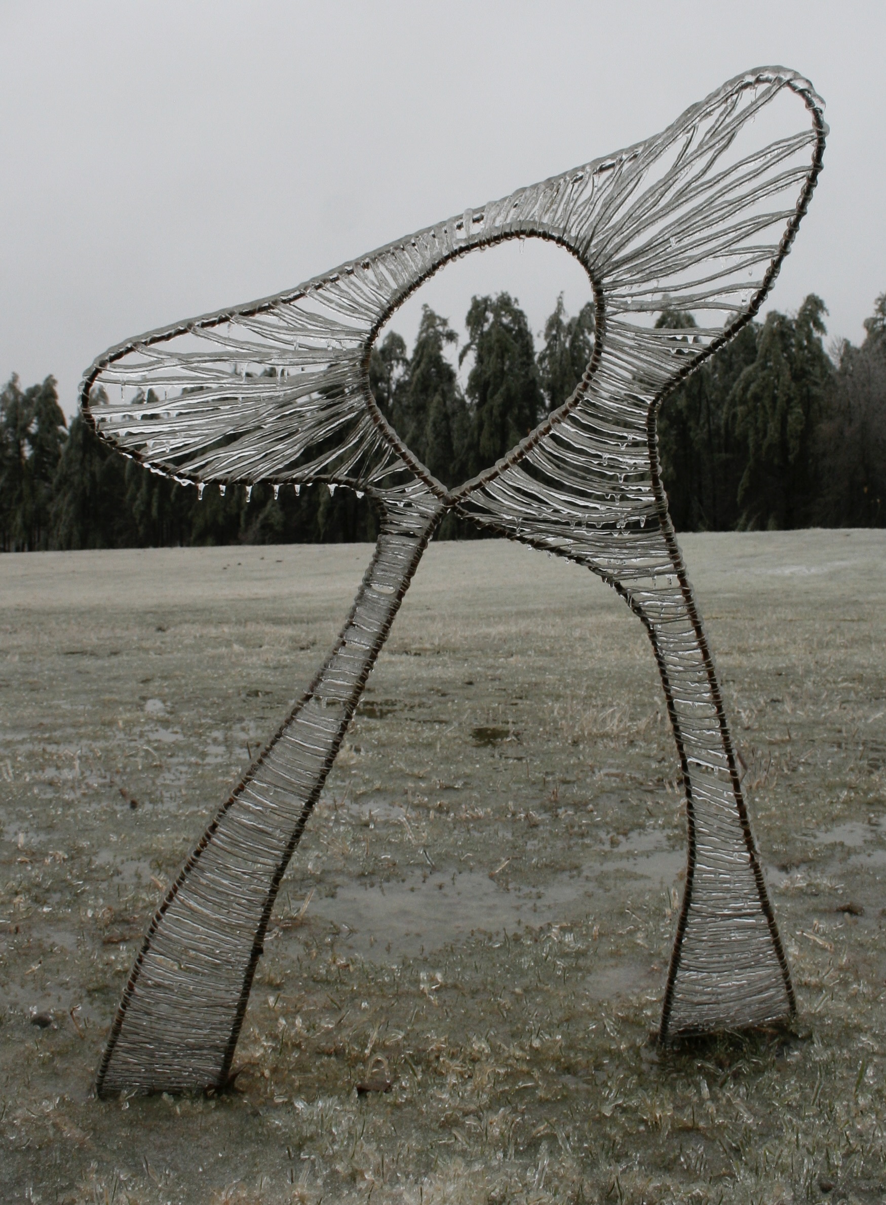 Wire figure sculpture